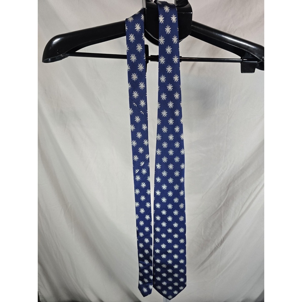 blue Buffalo Jackson necktie made from 100% silk and featuring a silver star...